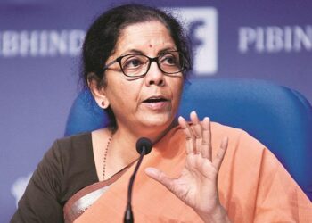 अर्थमंत्र्यांच्या फसव्या आत्म‘निर्मल’ घोषणा