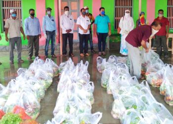 बेनवले येथील कोरोनाबाधित ग्रामस्थांना मदतीचा हात