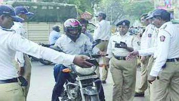 विनाकारण फिरणार्‍या वाहनांवर कारवाई