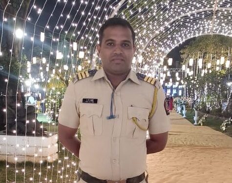 खाकी वर्दीतील माणुसकीच दर्शन