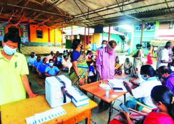 खारपाले येथे लसीकरणास प्रारंभ