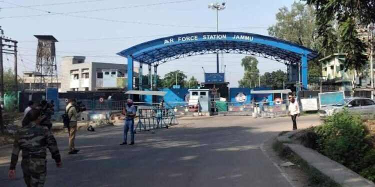 “याच्या” मदतीने घडवण्यात आले जम्मूत हल्ले ?
