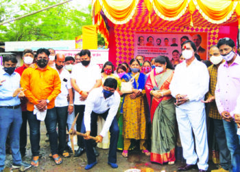 श्रद्धा हॉटेल ते चारफाटा रस्त्याचे भूमिपूजन