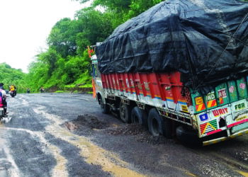 पाली-खोपोली मार्ग बनलाय खडतर