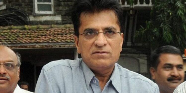 मुख्यमंत्र्यांचा घोटाळा लपविण्यासाठी गावबंदी