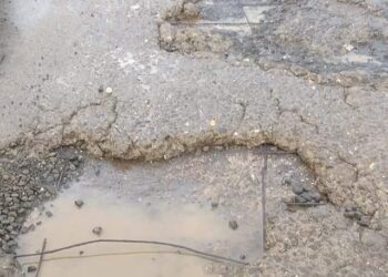 गांधारी पुलावर खड्ड्यांचे साम्राज्य