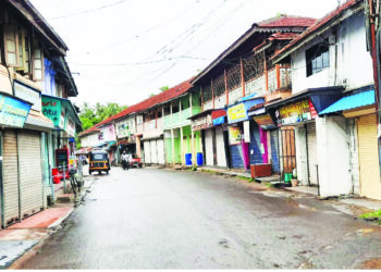 वादळीवार्‍याच्या इशार्‍यामुळे मुरुड बाजारपेठ बंद