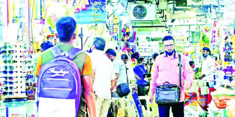 नवी मुंबईत गर्दीच ठरतेय धोक्याची