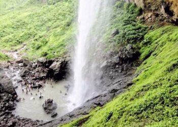 खारघर परिसरातील धबधब्यांवर पर्यटकांना बंदी