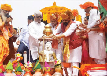 किल्ले रायगडावर शिवरायांचा जयघोष