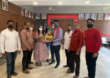 शेकापला लाल सलाम करीत नासीर बेबन यांचा शिवसेनेला जय महाराष्ट्र