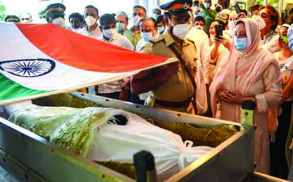 बॉलिवूडचा ‘ट्रॅजेडी किंग’ हरपला
