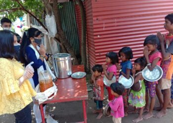 ‘रोटी घर’च्या माध्यमातून गोरगरीबांना पोटभर जेवण