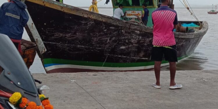 मच्छिमारांची मासेमारीसाठी लगबग ; बंदीनंतर ‘या’ तारखेपासून सुरू होणार मासेमारी