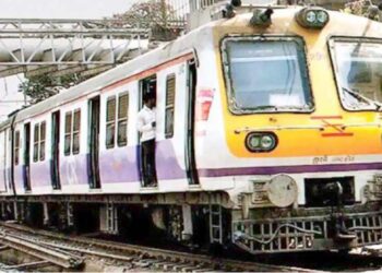 मुंबई लोकलसंदर्भात दोन दिवसात निर्णय