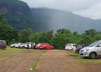 रायगड पोलिसांचं लक्ष कुठेयं?