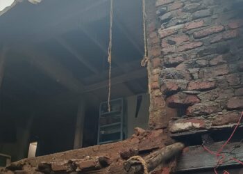 खालापुरमध्ये 210 घरांची पडझड ;  पाताळगंगा नदीने ओलांडली धोक्याची पातळी