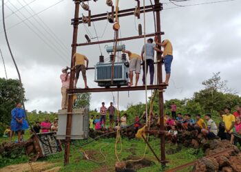 माजी आ. पंडित पाटील यांच्या प्रयत्नाने सत्यवाडी होंडावाडी व तागवाडी या गावांना विजपुरवठा सुरळीत