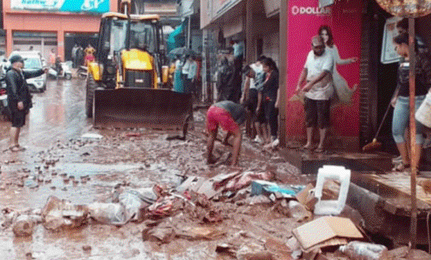 खेड हळूहळू सावरतोय ; पूरग्रस्तांना आता आस मदतीची