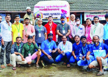 रायगड फोटोग्राफर्स अँड व्हिडिओग्राफर्स असोसिएशनतर्फे महाड पूरग्रस्ताना मदतीचा हात