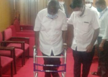 दुखापत असतानाही आ. जयंत पाटील सभागृहात