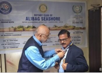 डॉ. राजेंद्र चांदोरकर ‘रोटरी क्लब ऑफ अलिबाग सिशोअर’चे अध्यक्ष