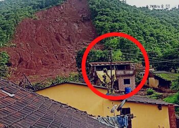 श्रावणात नवीन घरात प्रवेश करण्याआधीच जोडपे दरडीखाली