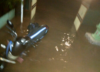 कार्ले गावाला पावसाचा तडाखा ; रस्ता, पाईप लाईन गेले वाहून