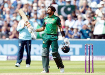 पाक कर्णधाराचा विश्‍वविक्रम