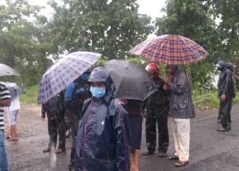 अंबेने धोक्याची पातळी ओलांडली