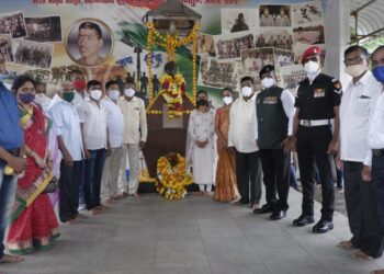 सहाणगोठी येथे शहीद निलेश तुणतुणेंना अभिवादन