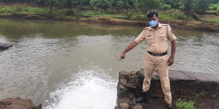 कळंब येथे पोश्री नदीत तरुण गेला वाहून