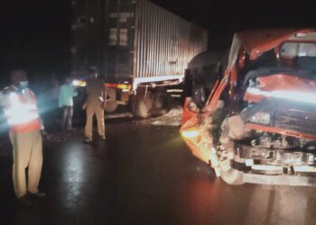 कशेडी घाटात टॅंकरची कंटेनरला धडक