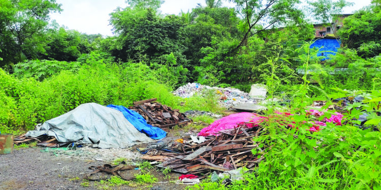 खालापुरात भंगारराज