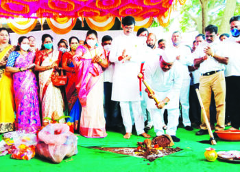 कर्जतमध्ये विविध विकासकामांचे भूमीपूजन