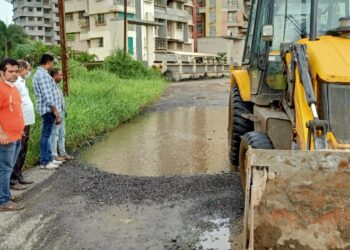 साईनगर-कर्नाळा स्पोर्ट्स रस्त्याच्या दुरुस्तीचे काम सुरू