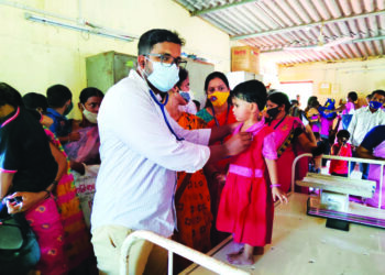 धडक मोहिमेंतर्गत चिखली येथे आरोग्य तपासणी शिबीर