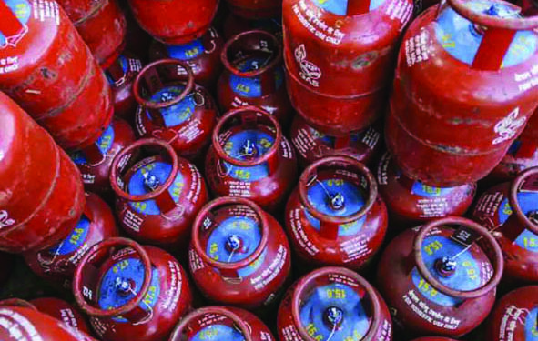 महागाईच्या आगीत एलपीजीचे तेल