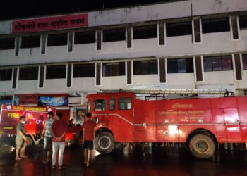 अलिबागमधील बॅटरीजच्या  गोडाउनला आग