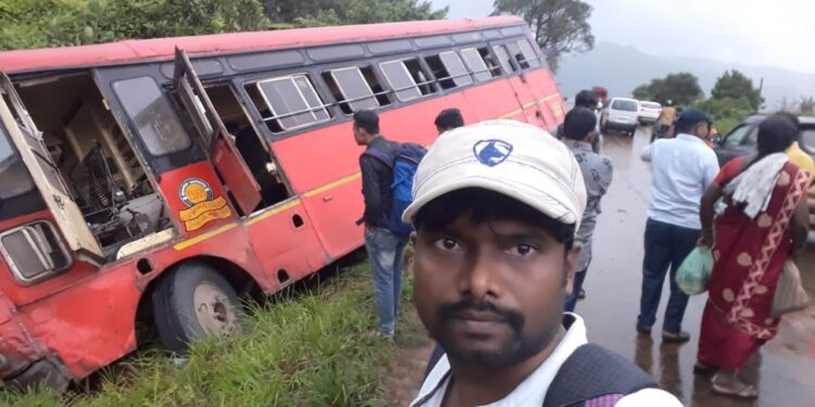 लातूर- श्रीवर्धन बसला ताम्हिणी घाटात अपघात