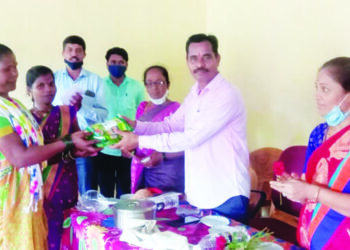 आदिवासी महिला बचत गटांचा मेळावा