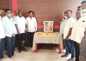 नारायण नागु पाटील यांना अभिवादन