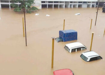 पूरग्रस्तांना घोषित केलेल्या मदतीबाबत व्यापारीवर्ग नाराज