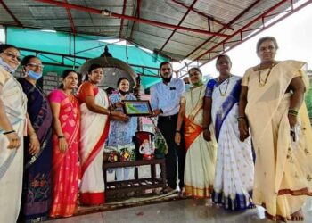 शेकाप नेत्या चित्रलेखा पाटील यांचा कोरोना योद्धा म्हणून सन्मान