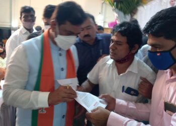 भुमिपुत्रांच्या प्रलंबित प्रश्‍नासाठी शेतकर्‍यांची कपिल पाटीलांची भेट