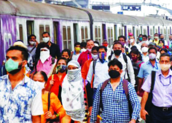 सर्वसामान्यांना लोकल प्रवासासाठी न्यायालयात याचिका दाखल