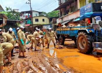 महाडच्या महापूरात निरंकारी सेवादलांचे सेवेसाठी योगदान