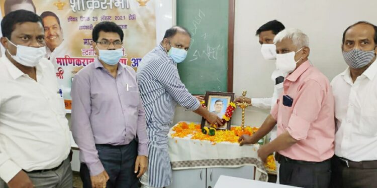 आबांच्या आठवणीने महाडचे चाकरमानी गहिवरले