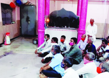 उत्सवाच्या पार्श्‍वभूमीवर पोलिसांच्या गाव बैठका