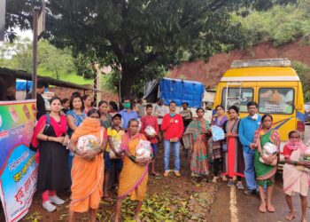 साहित्यसंपदा आणि इतर संस्थांचा पूरग्रस्तांना मदतीचा हात